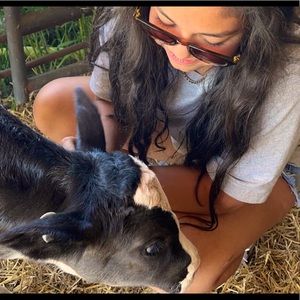 Meet your Posher, Mia